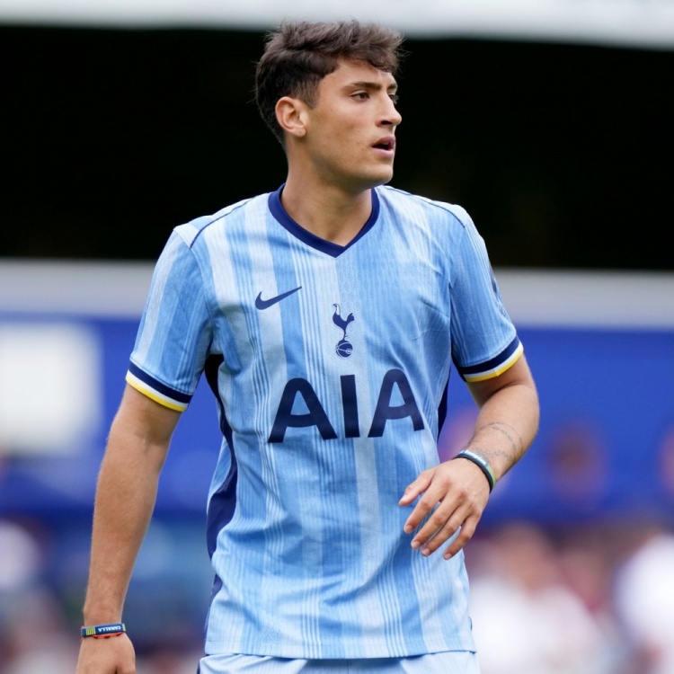 NBA直播-TA：热刺想出售前锋阿莱霍·贝利斯，正在与巴西球队巴伊亚谈判